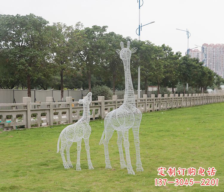 德州精美的不锈钢长颈鹿雕塑