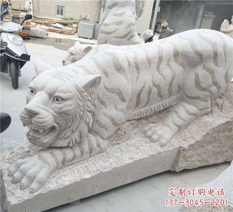 德州中领雕塑精美大型老虎石雕,精雕细琢展现雄壮气势