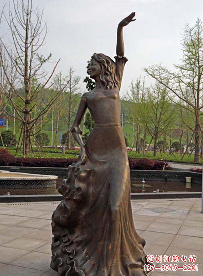 德州公园跳舞的女孩人物铜雕