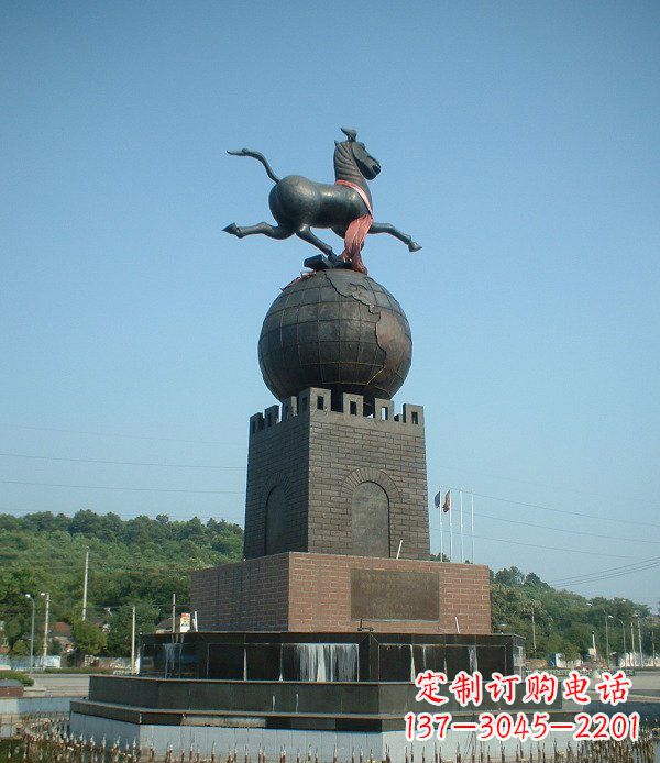 德州广场马踏地球城市景观铜雕