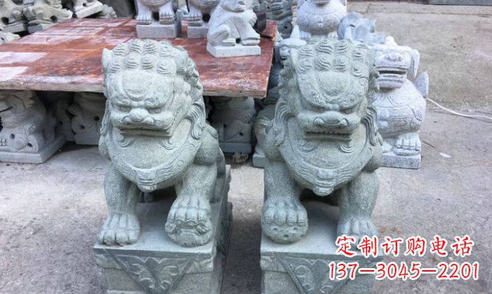德州青石踩球狮子看门石雕