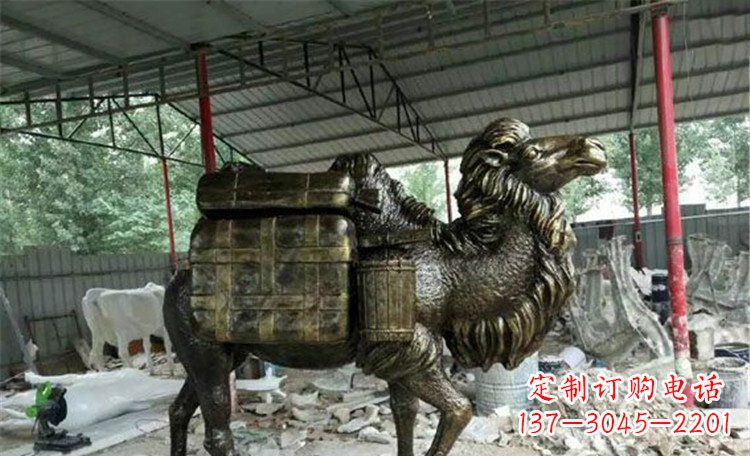 德州拖行李的骆驼动物铜雕 (2)