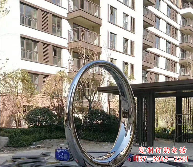 德州小区不锈钢镜面圆环雕塑