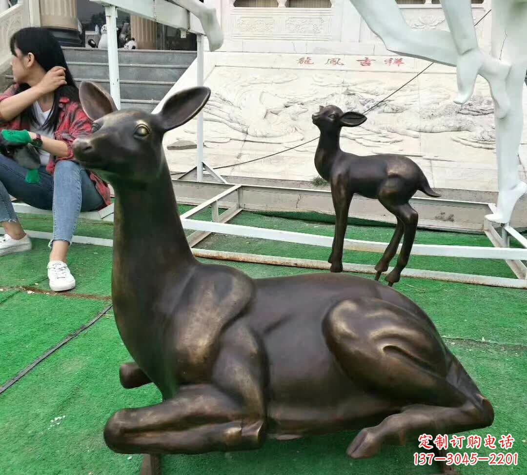 德州铸铜广场动物鹿雕塑